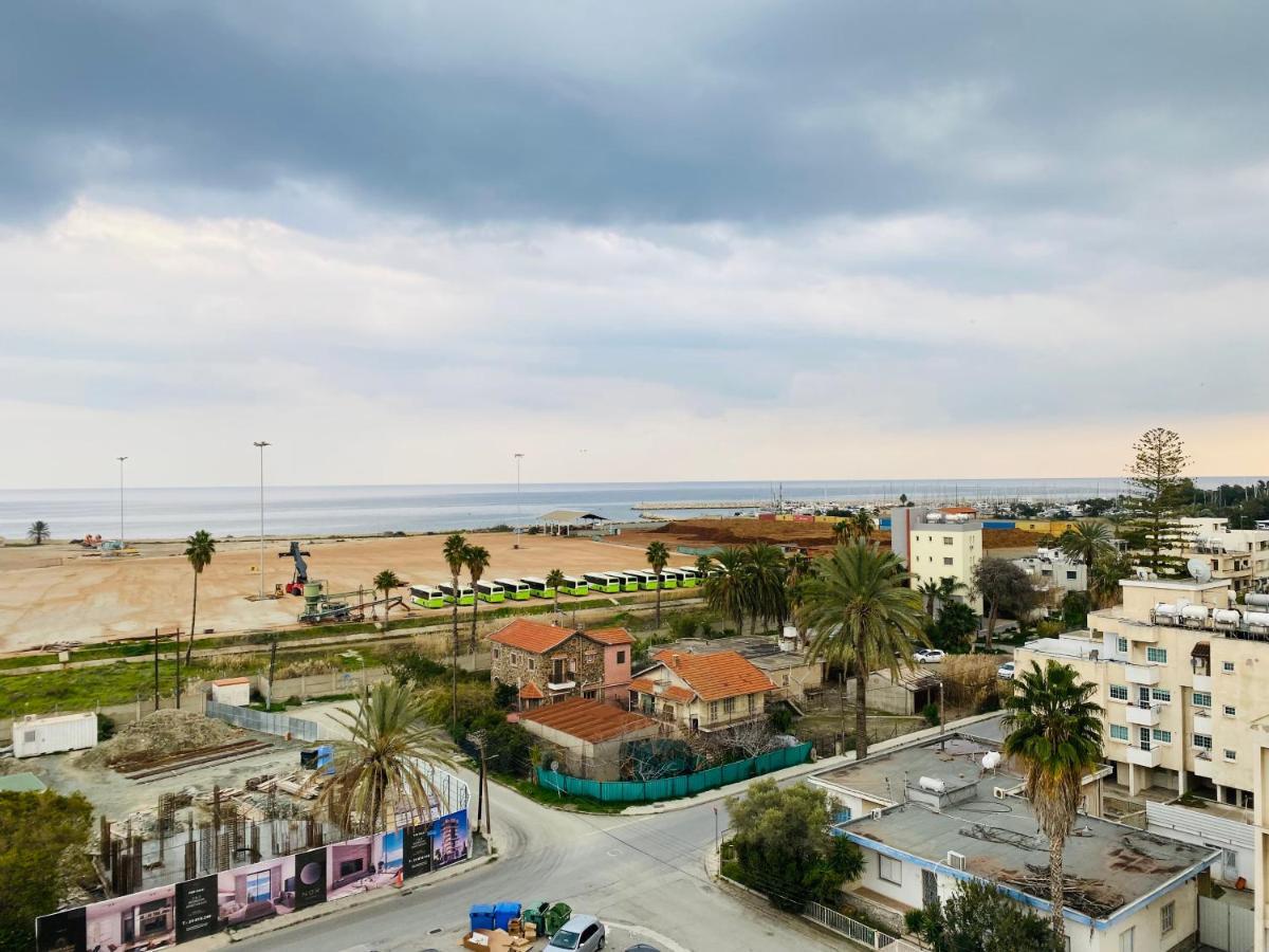 Panoramic Seaside Getaway, 2-Br Penthouse Apartamento Larnaca Exterior foto