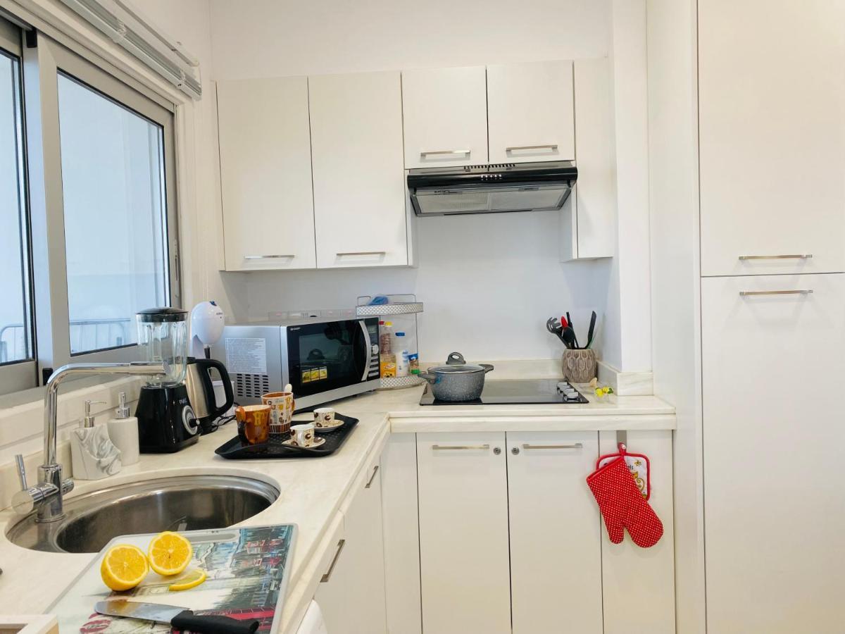 Panoramic Seaside Getaway, 2-Br Penthouse Apartamento Larnaca Exterior foto
